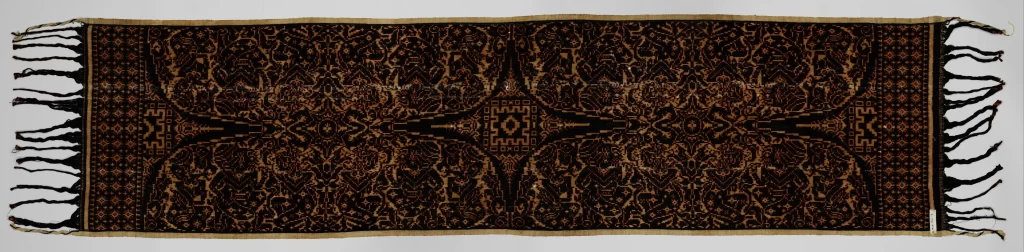 A Balinese double ikat shoulder wrap produced in the 19th century.