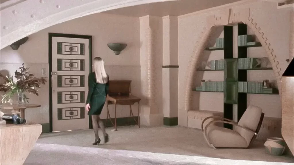 The entry space of Vicki Vale's apartment in the 1989 film "Batman."